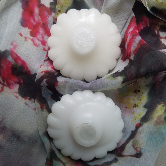 Tea Light Candles Daisy Flower Shaped - Garden Tea Party Birthday Floral Decor - Picture 4 of 6